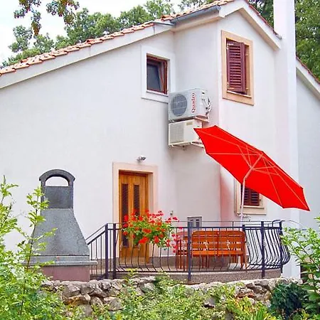 Carmen Apartment