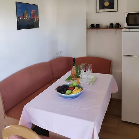 Apartment Carmen *